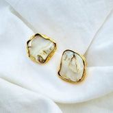 MOTHER PEARL STUDS