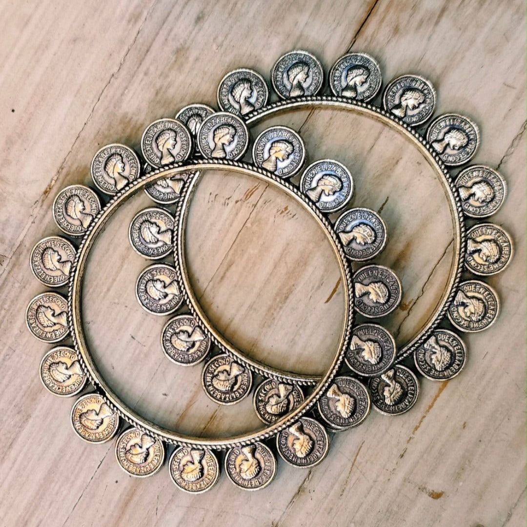 QUEEN BANGLES