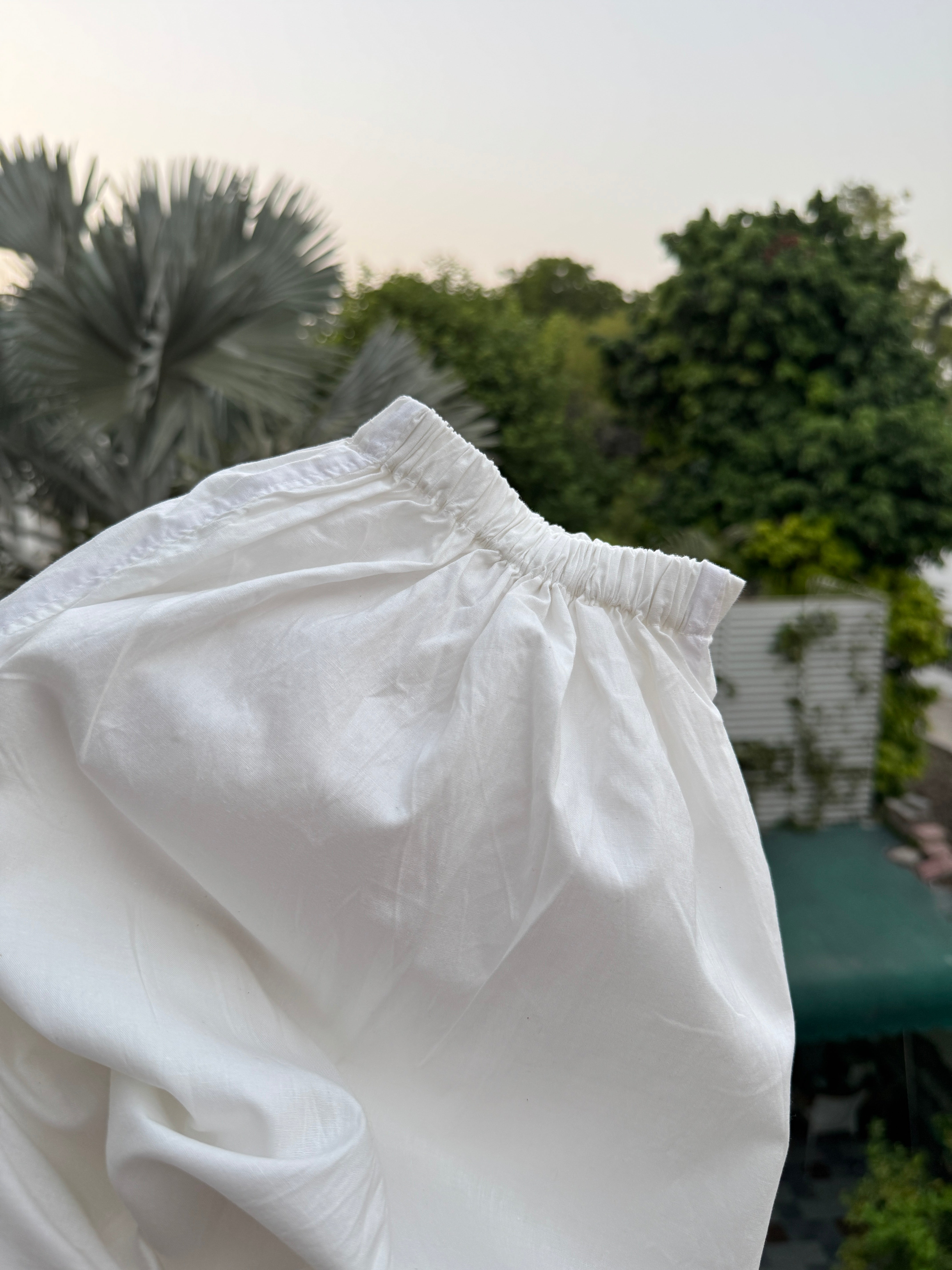 WHITE BALLOON TROUSERS