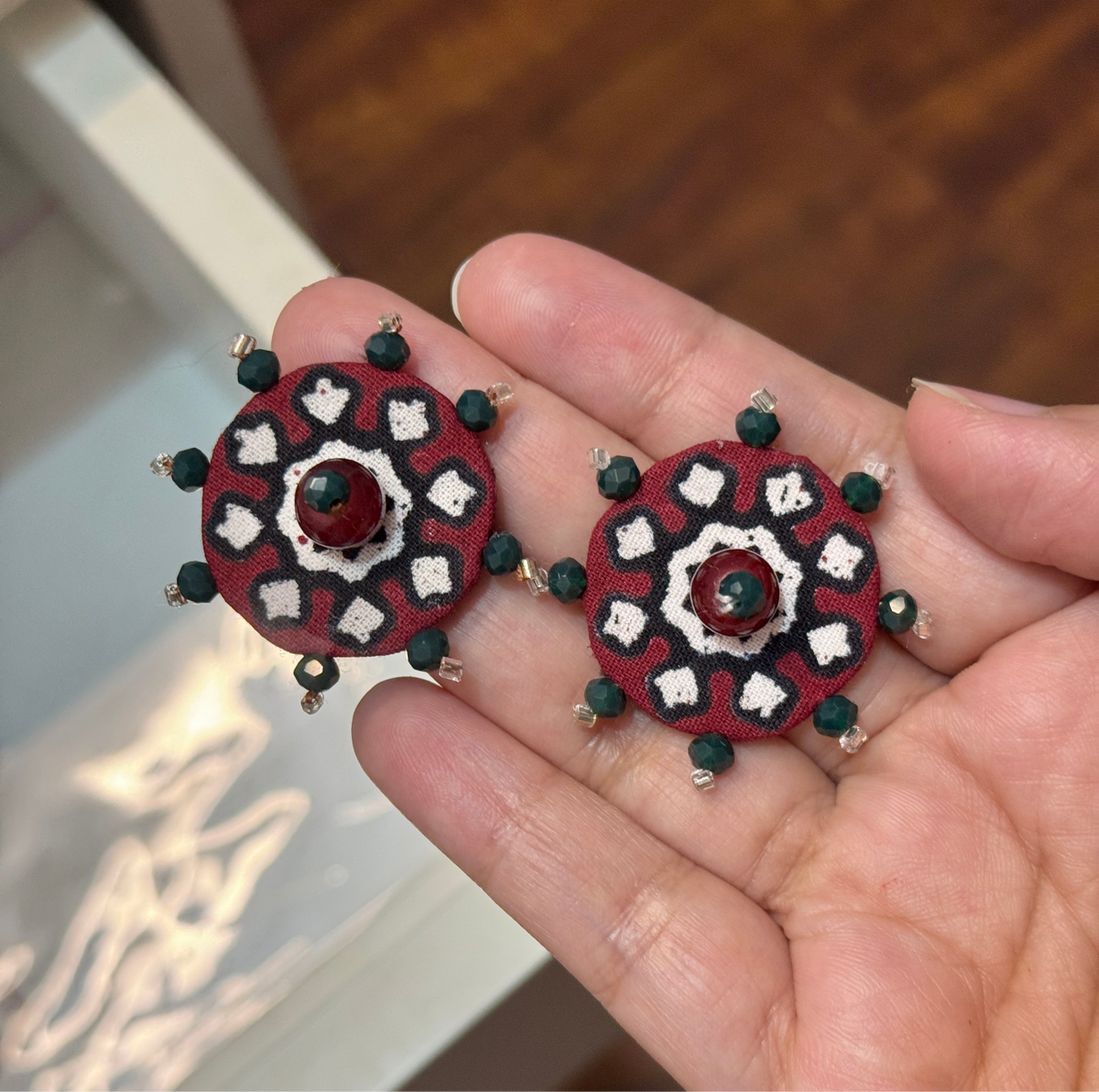 ROUND AJRAK