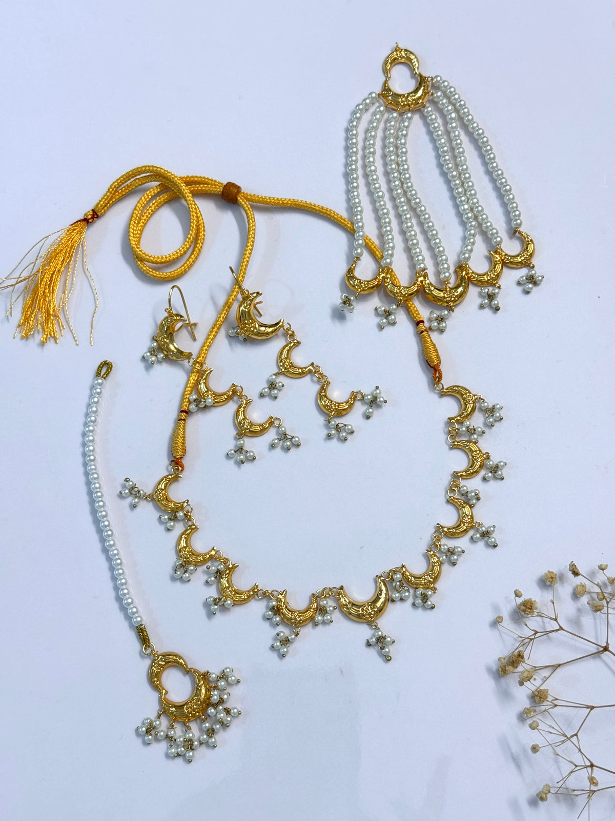 Chaand Gold-pleated Set
