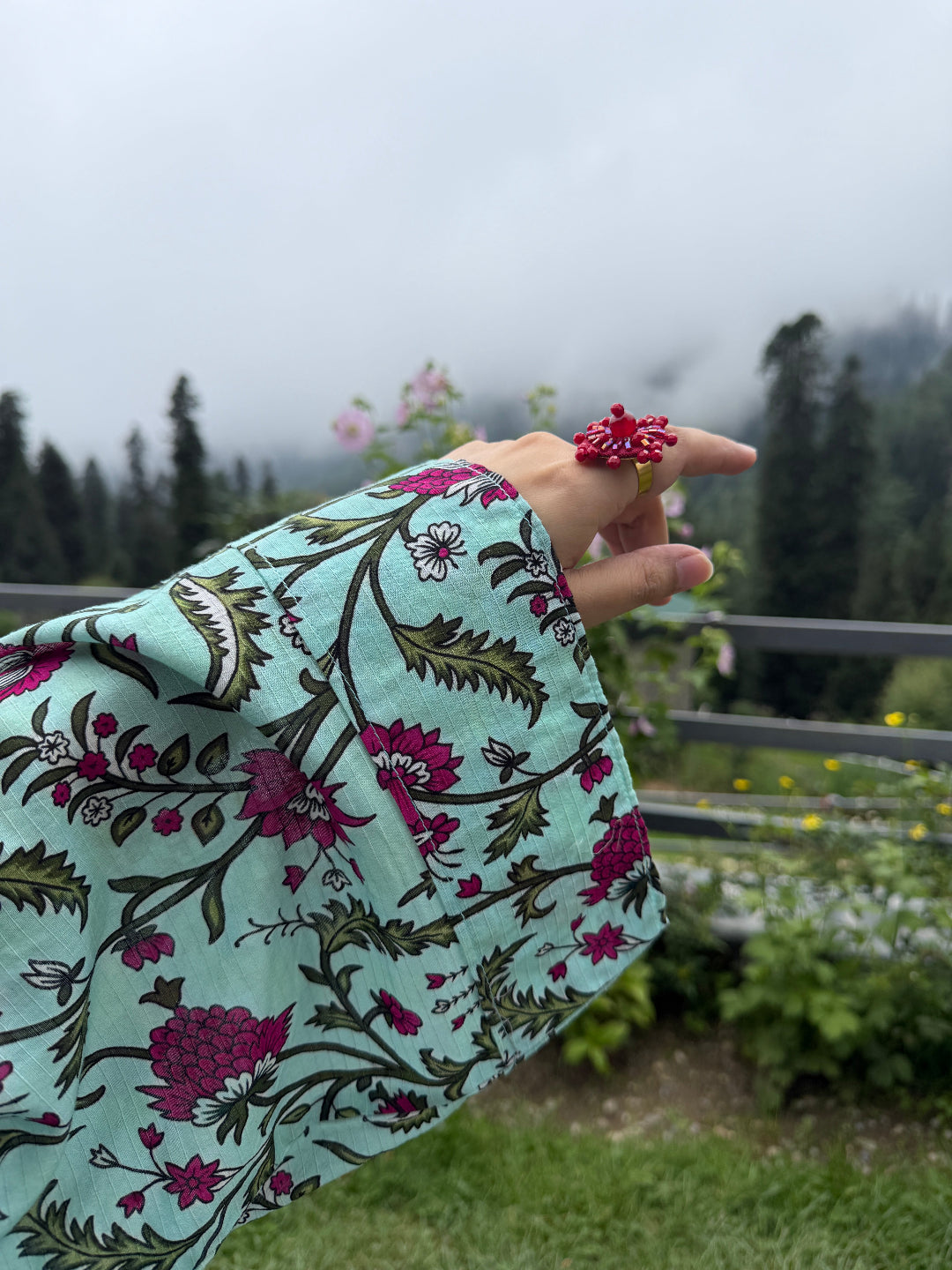 FLORAL TOP