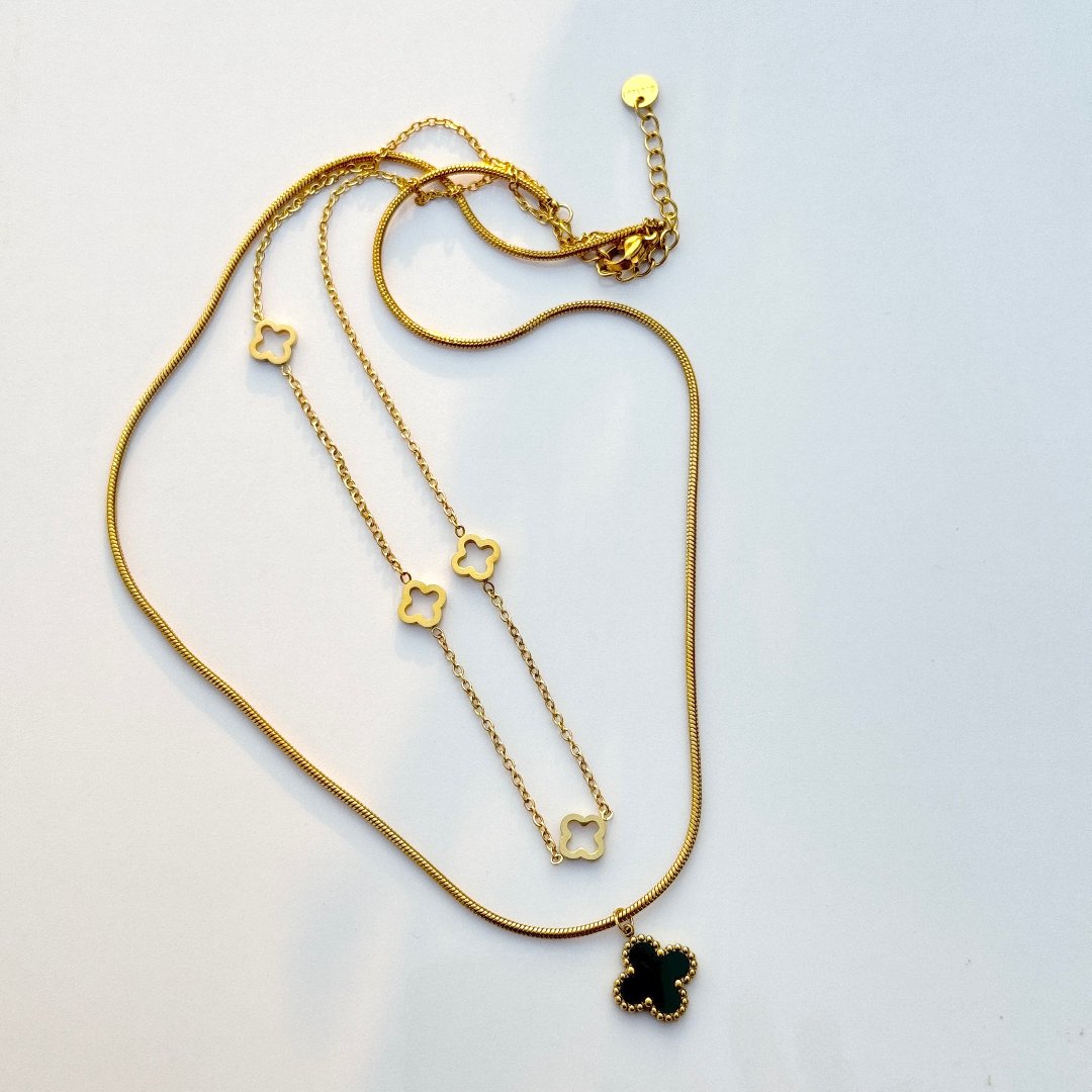 DOUBLE LAYERED CLOVER PENDANT