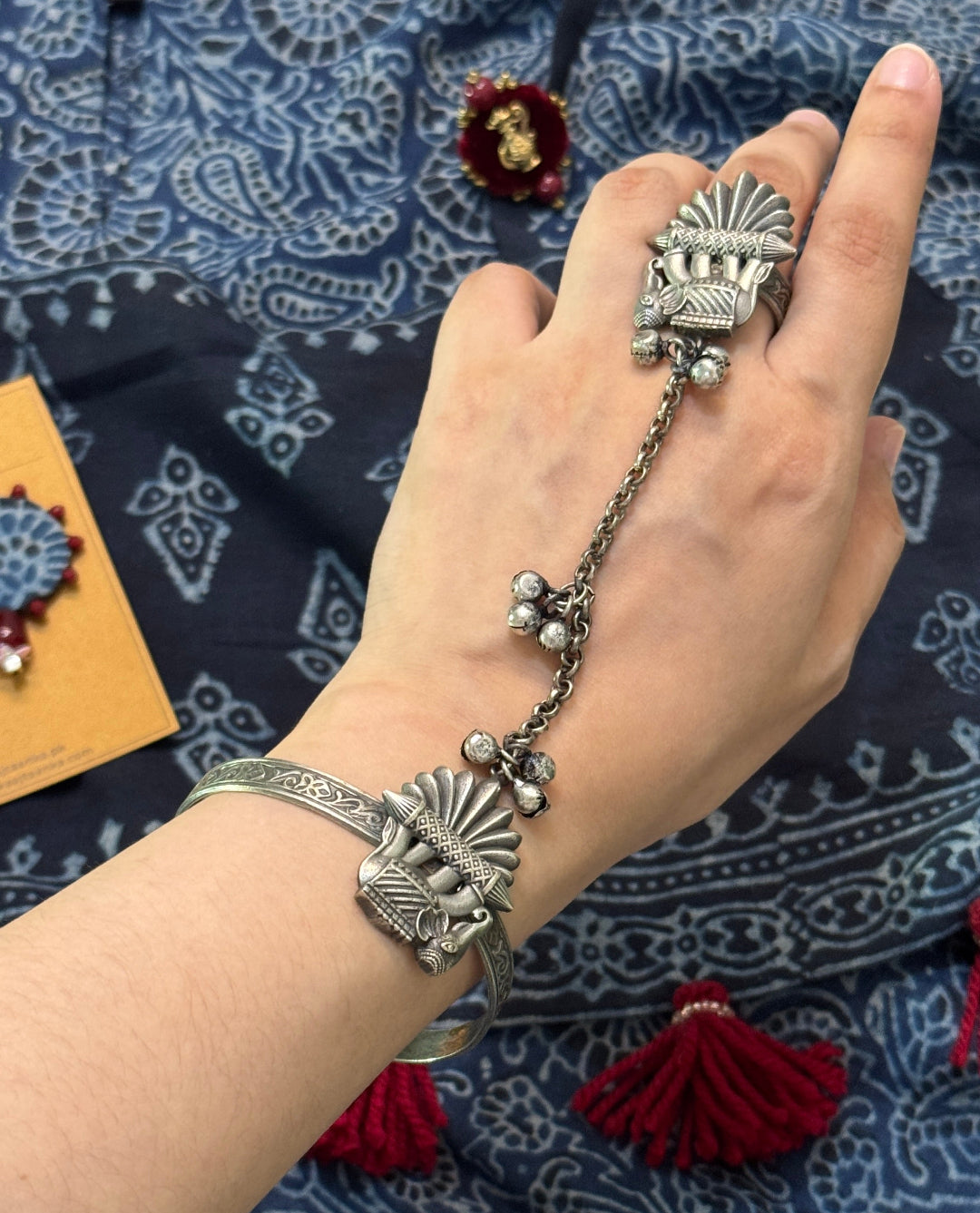 ELEPHANT BANGLE RING