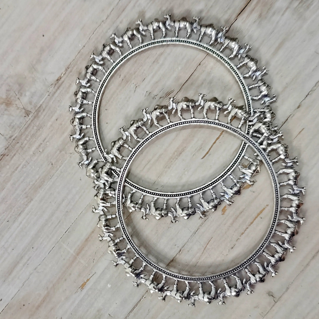 CAMEL BANGLES