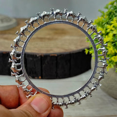 CAMEL BANGLES