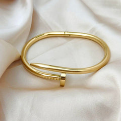 NAIL BRACELET