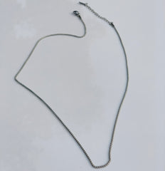 ELEGANT CHAINS