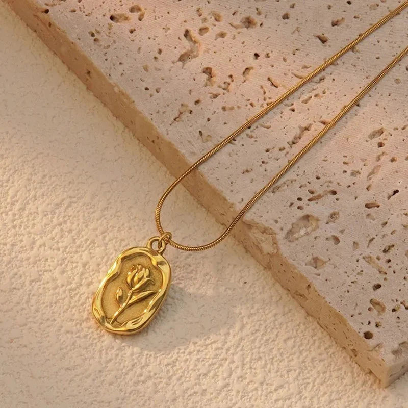 ROSE PENDANT