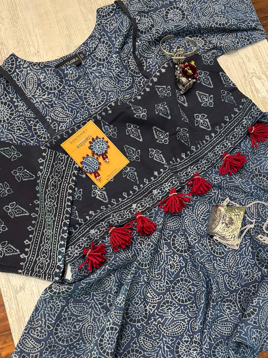 INDIGO AJRAK TOP