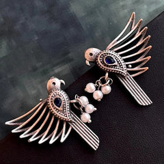 FLYING BIRDS